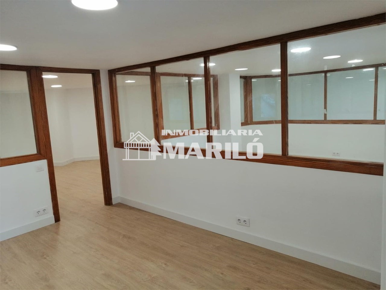 Foto 12 ALQUILER O VENTA DE OFICINAS