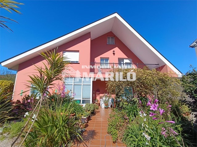 VENTA ESTUPENDO CHALET  - Vilagarcía de Arousa