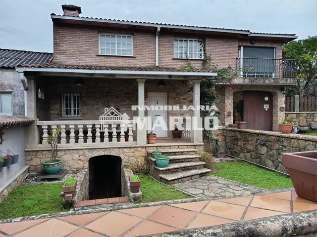 VENTA ESTUPENDO CHALET - Vilagarcía de Arousa