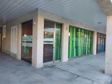 VENTA O ALQUILER DE BAJO COMERCIAL  - Illa de Arousa